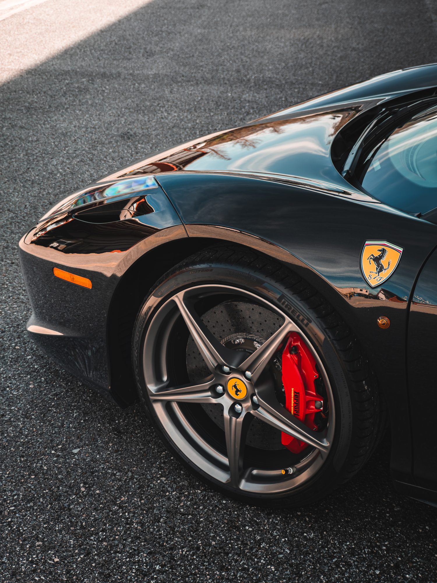 Ferrari 458 Italia front wheel and shield