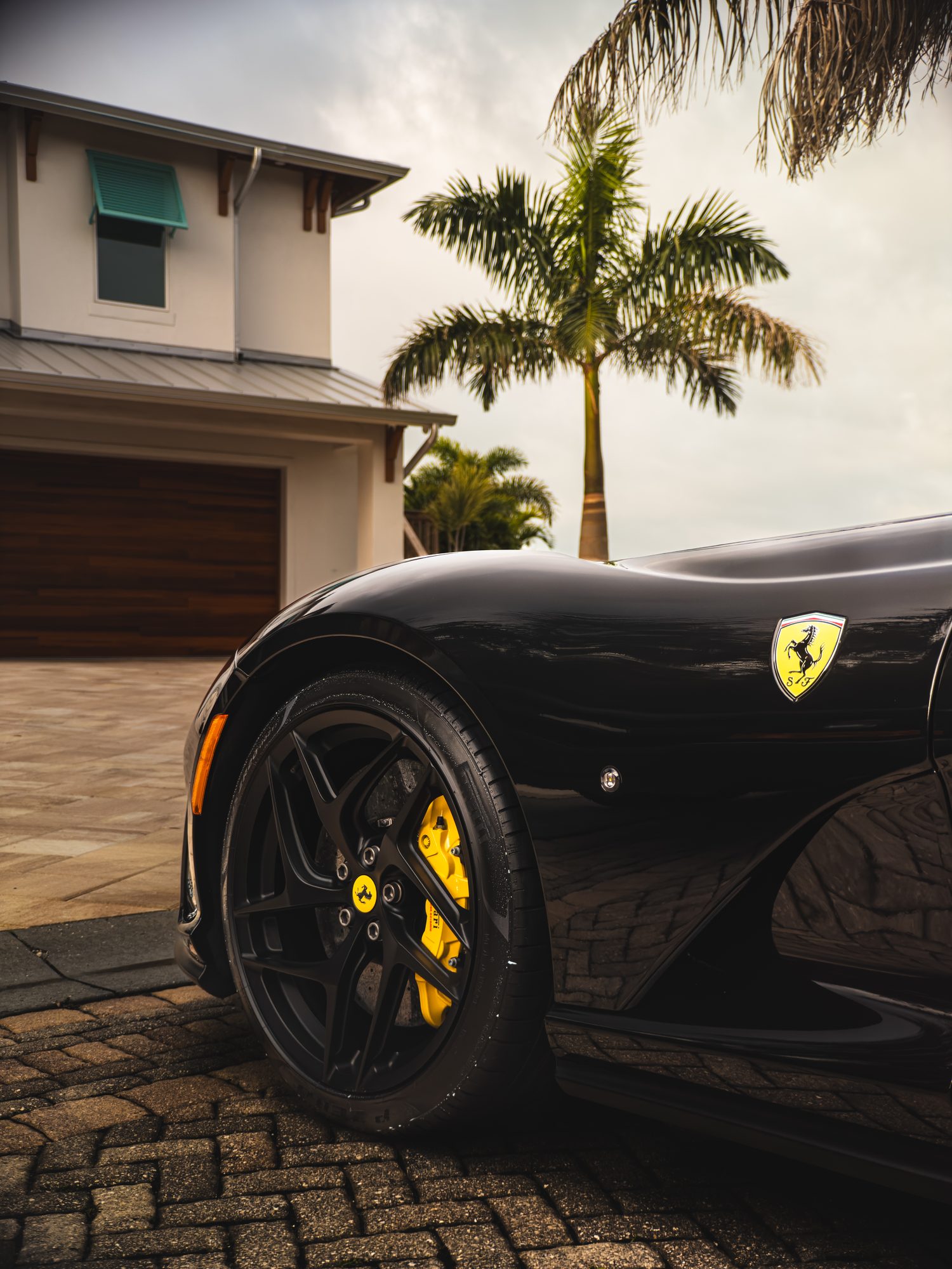 Ferrari 812 Superfast front wheel and shield