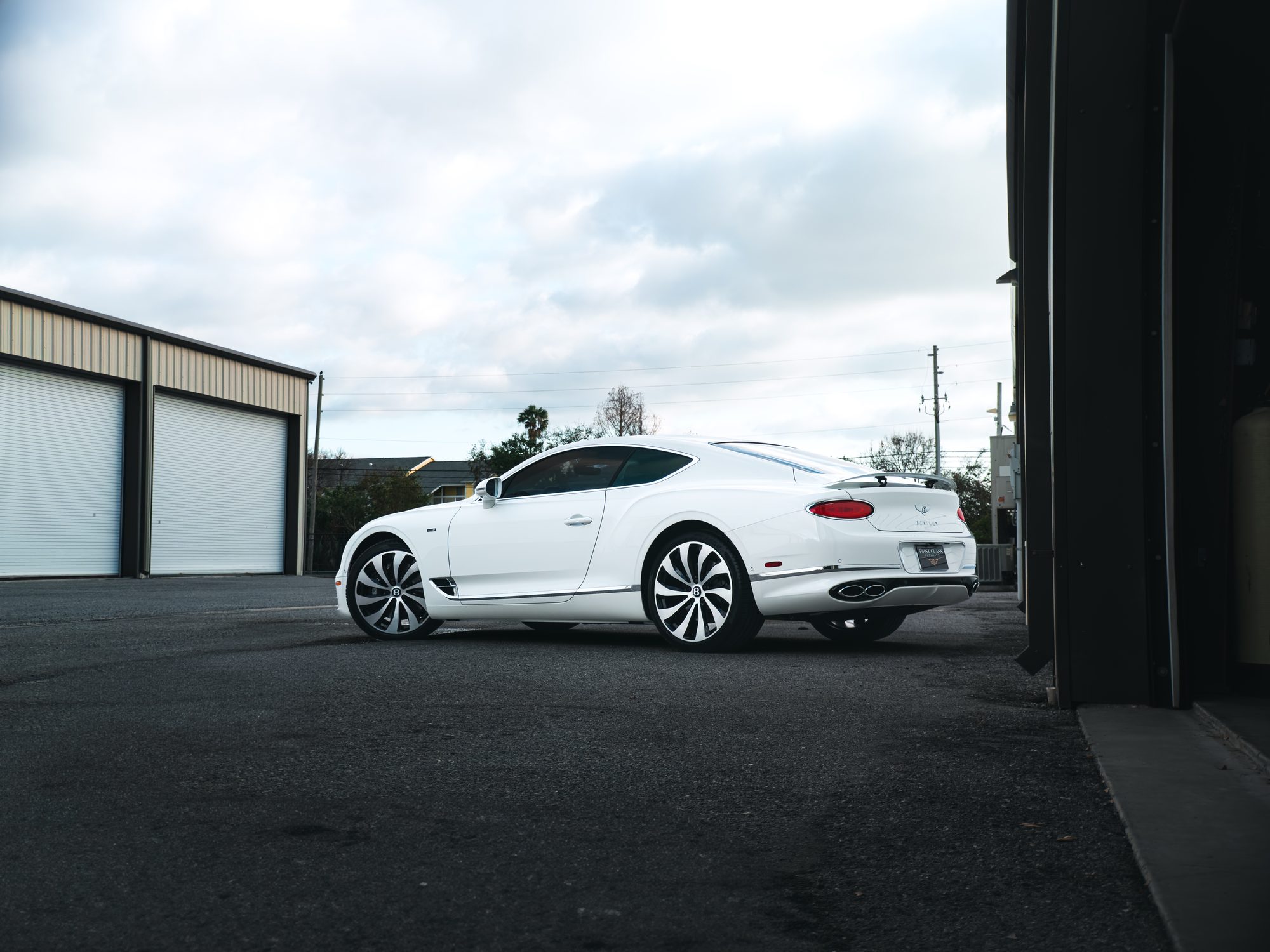 Bentley Continental GT, side profile