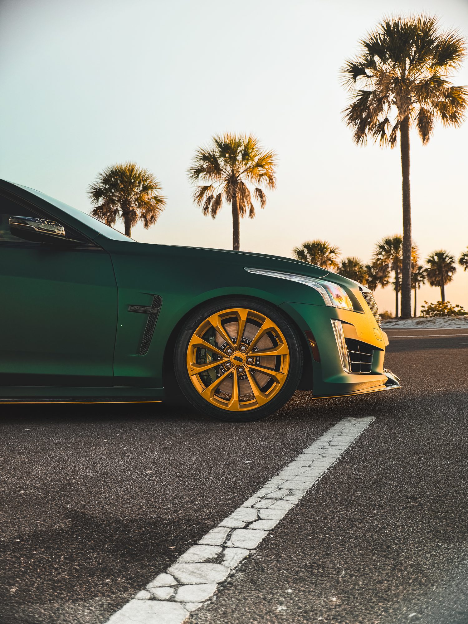Cadillac CTS-V, front three-quarter