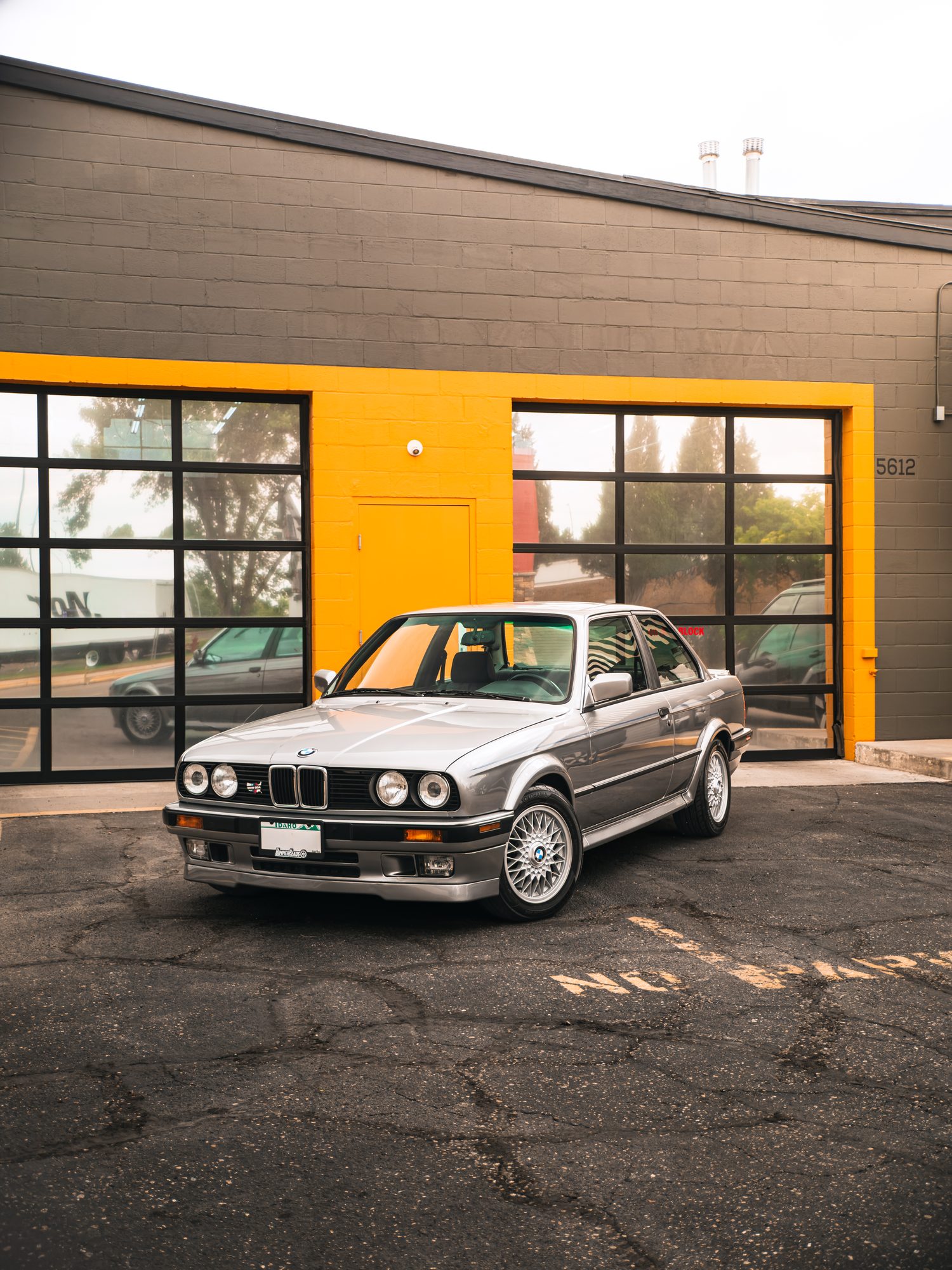 BMW E30 325iX, front three-quarter