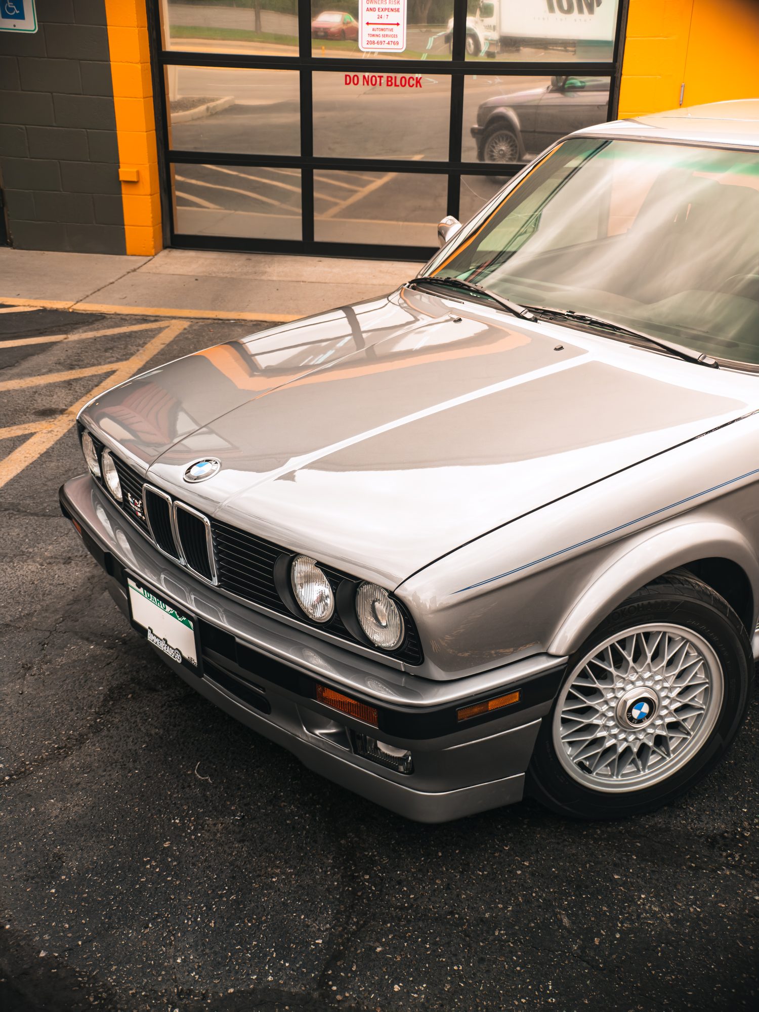 BMW E30 325iX, front three-quarter