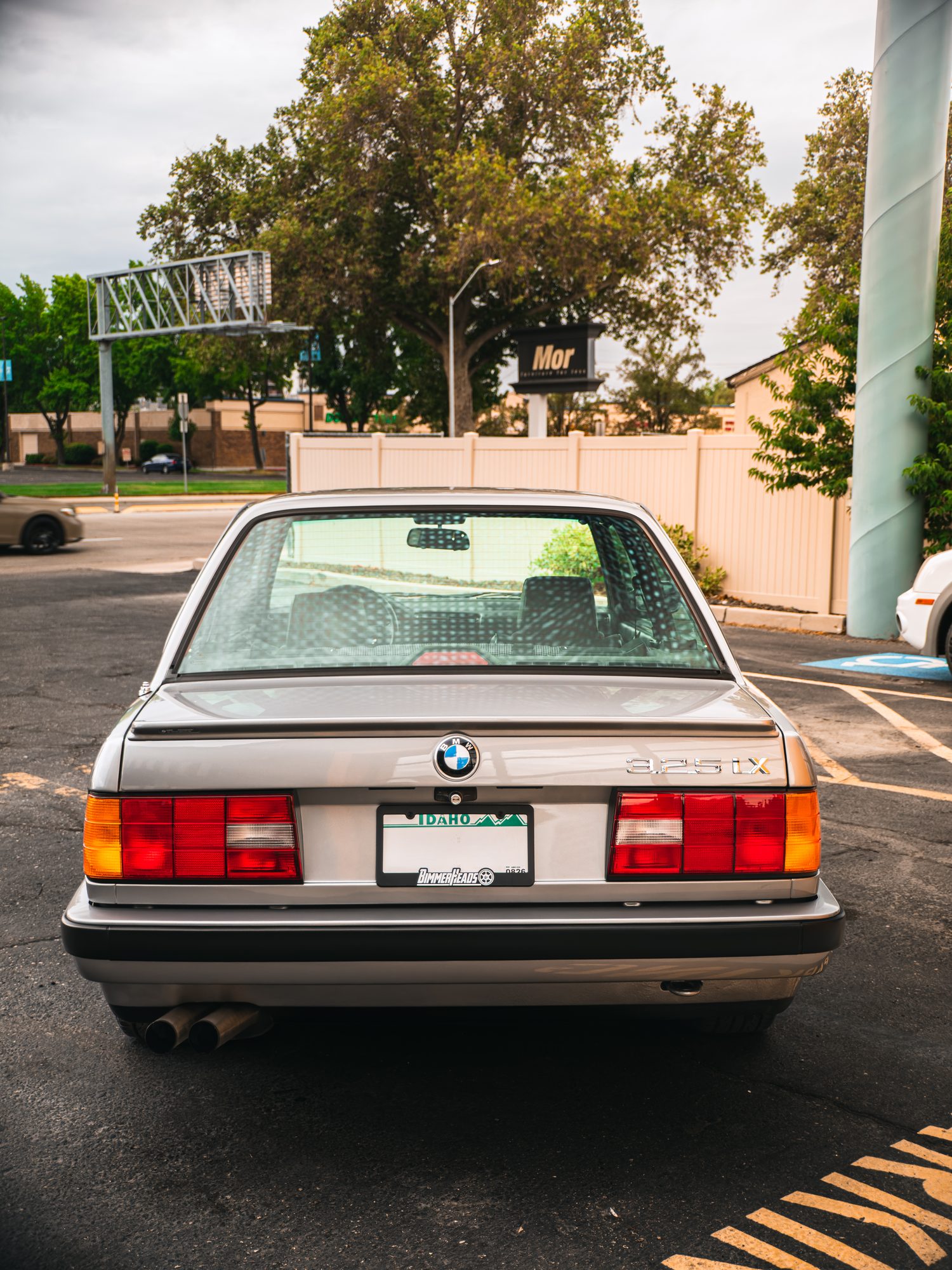BMW E30 325iX, rear