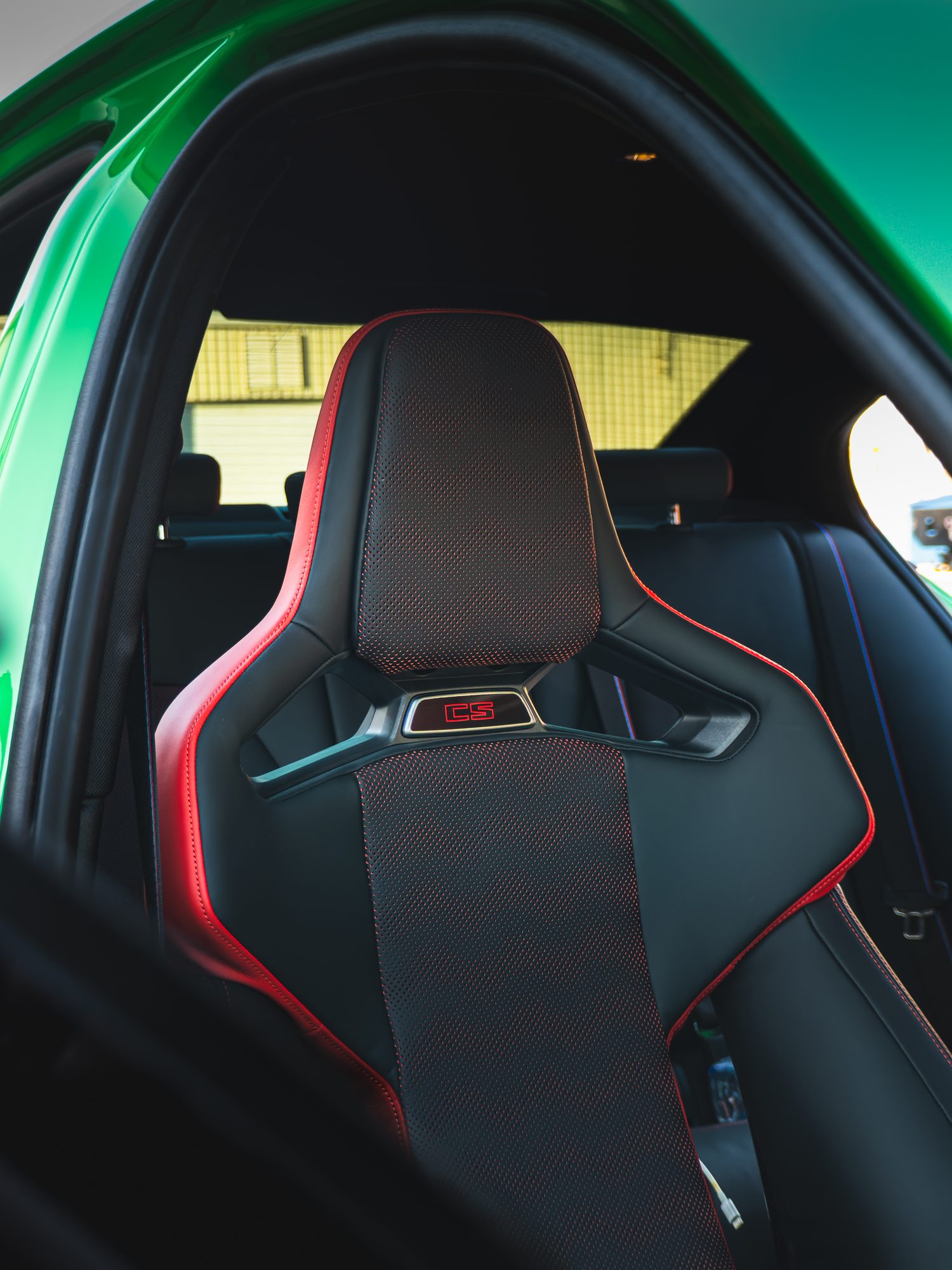M3 CS carbon bucket seat