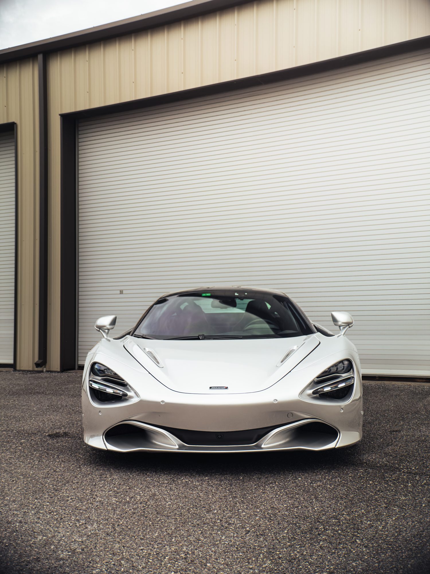 McLaren 720S, front