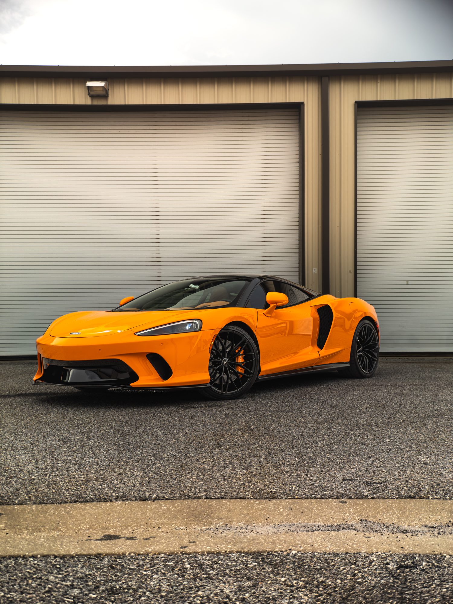 McLaren GT, front three-quarter