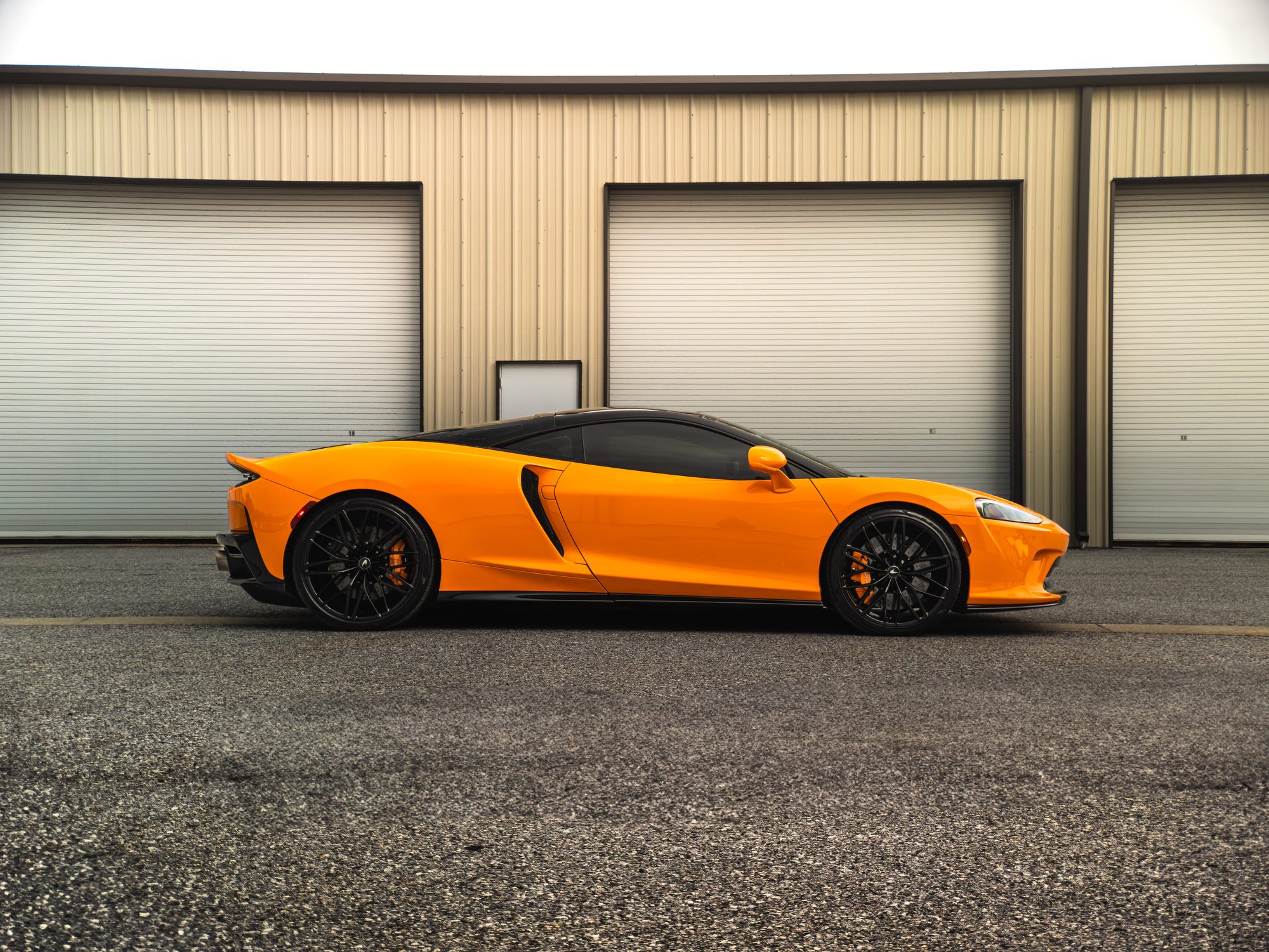 McLaren GT, side profile
